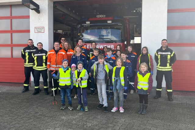 Feuerwehr Flecken Bovenden - Feuerwehren unterstützen Flecken Putz